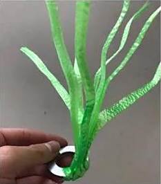 按照上述扎法,依次扎入所有的尼龙绳.