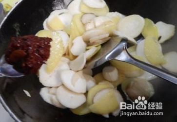 杏鲍菇炒土豆片的做法