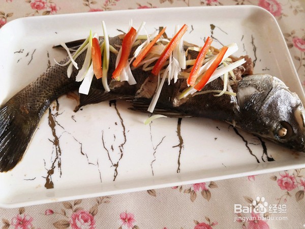 清蒸鲈鱼的做法