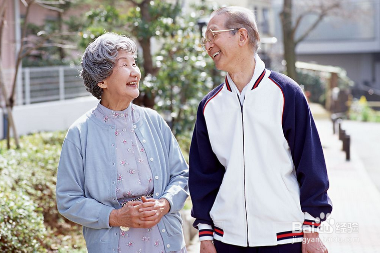 目送孩子的背影渐行渐远