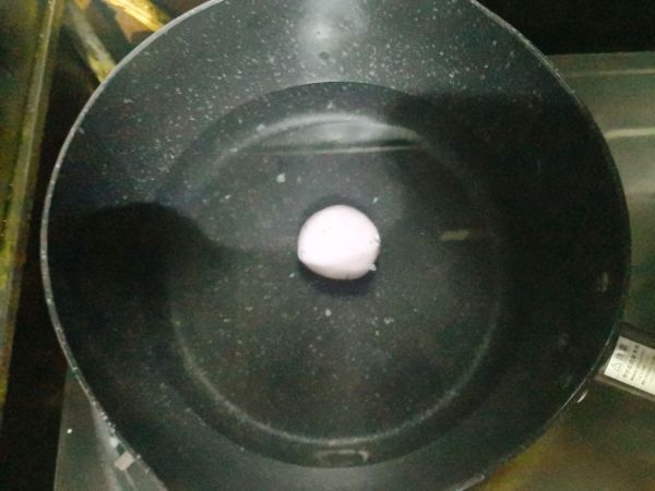 双色黑芝麻汤圆