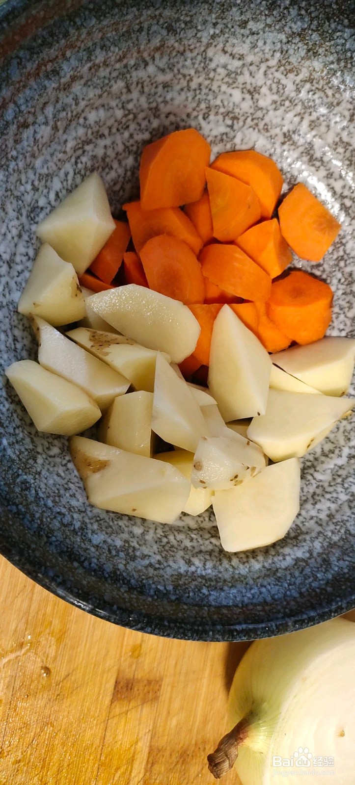 土豆炖牛肉的做法