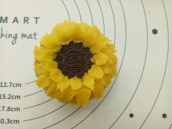 向日葵纸杯蛋糕