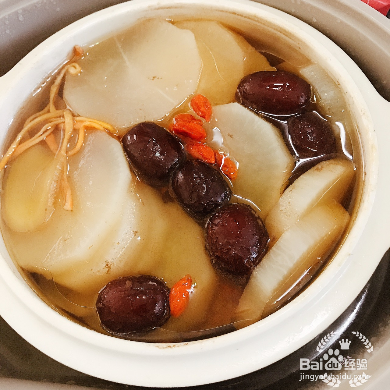 萝卜开小会排骨汤的做法