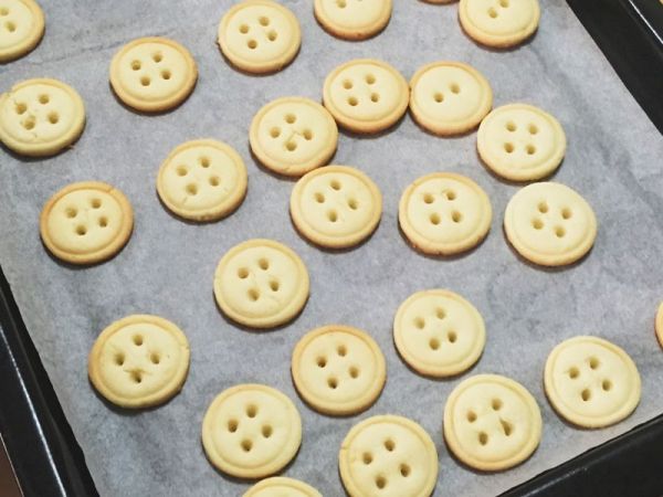 宝宝米粉纽扣饼干