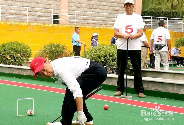 社保缴费基数如何确定的？