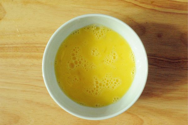 牛奶碧根果蛋羹