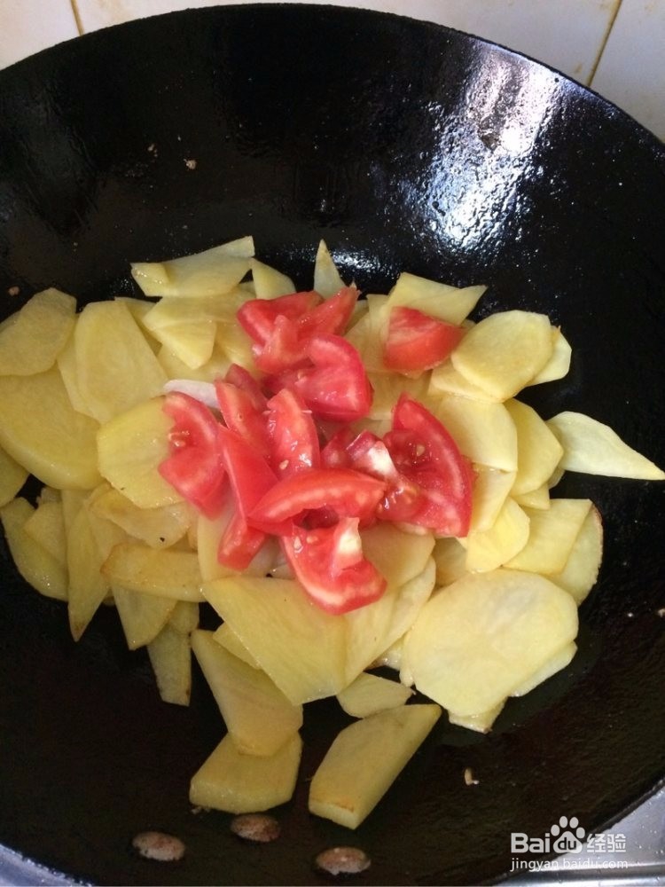 土豆炒番茄的做法