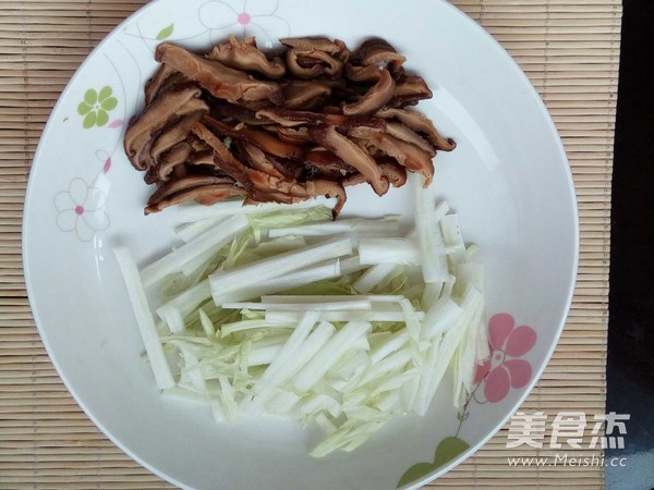 酱香肉丝炒米粉