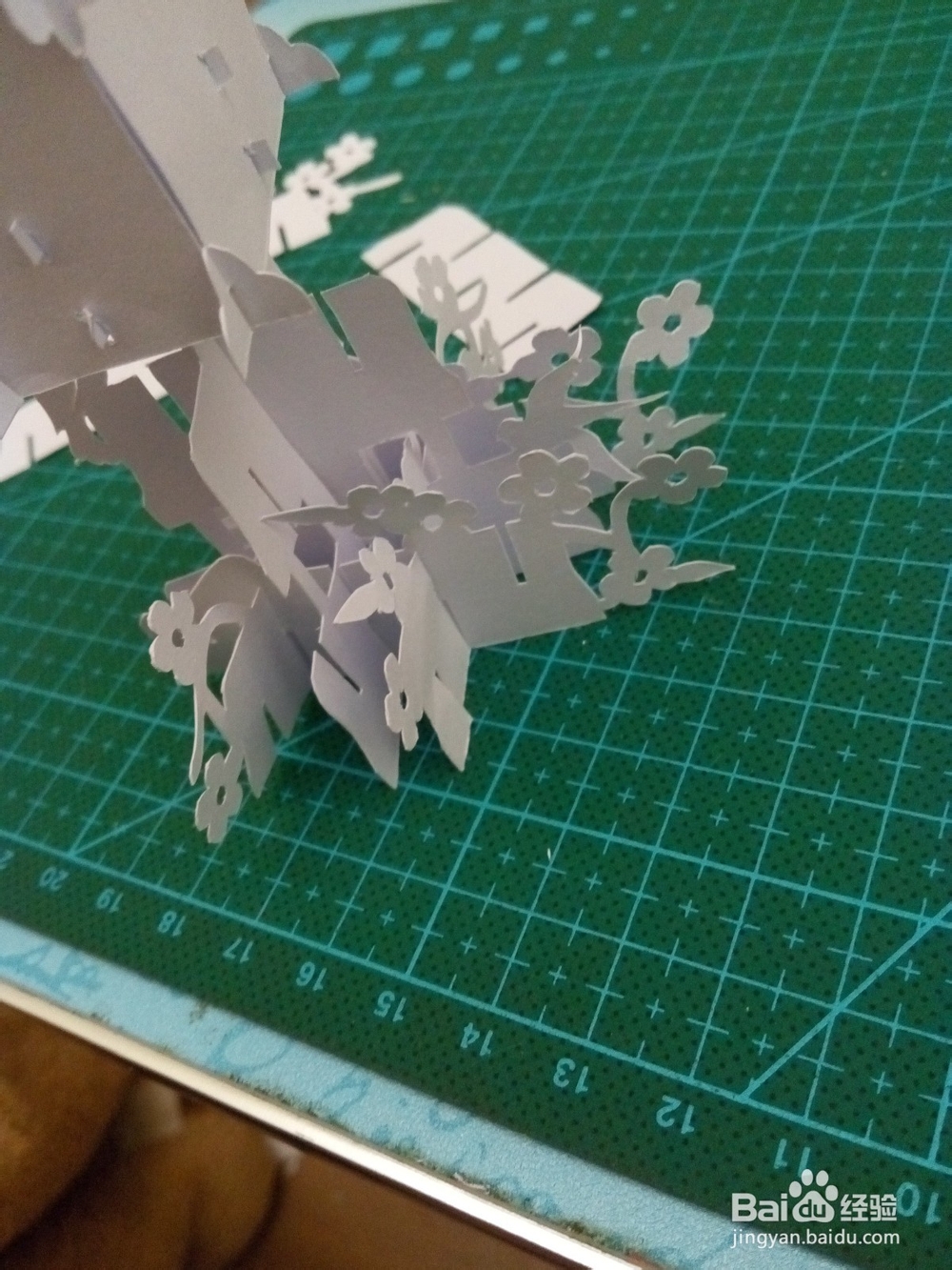 DIY手工剪纸3D立体鸟屋