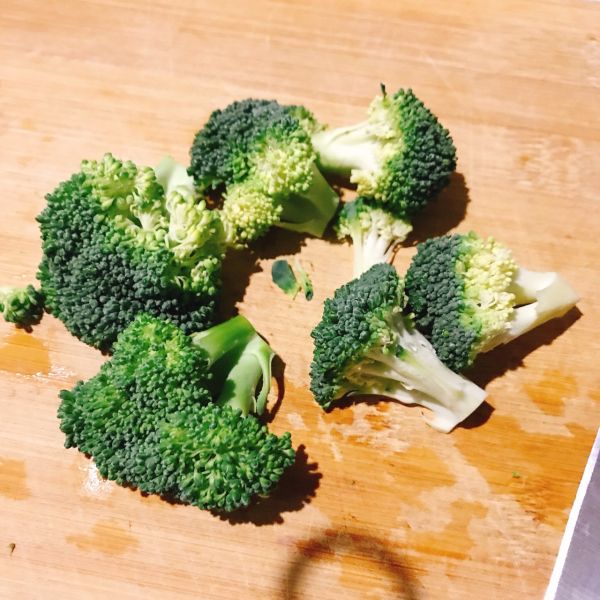 西兰花豆腐虾仁奶香蒸蛋