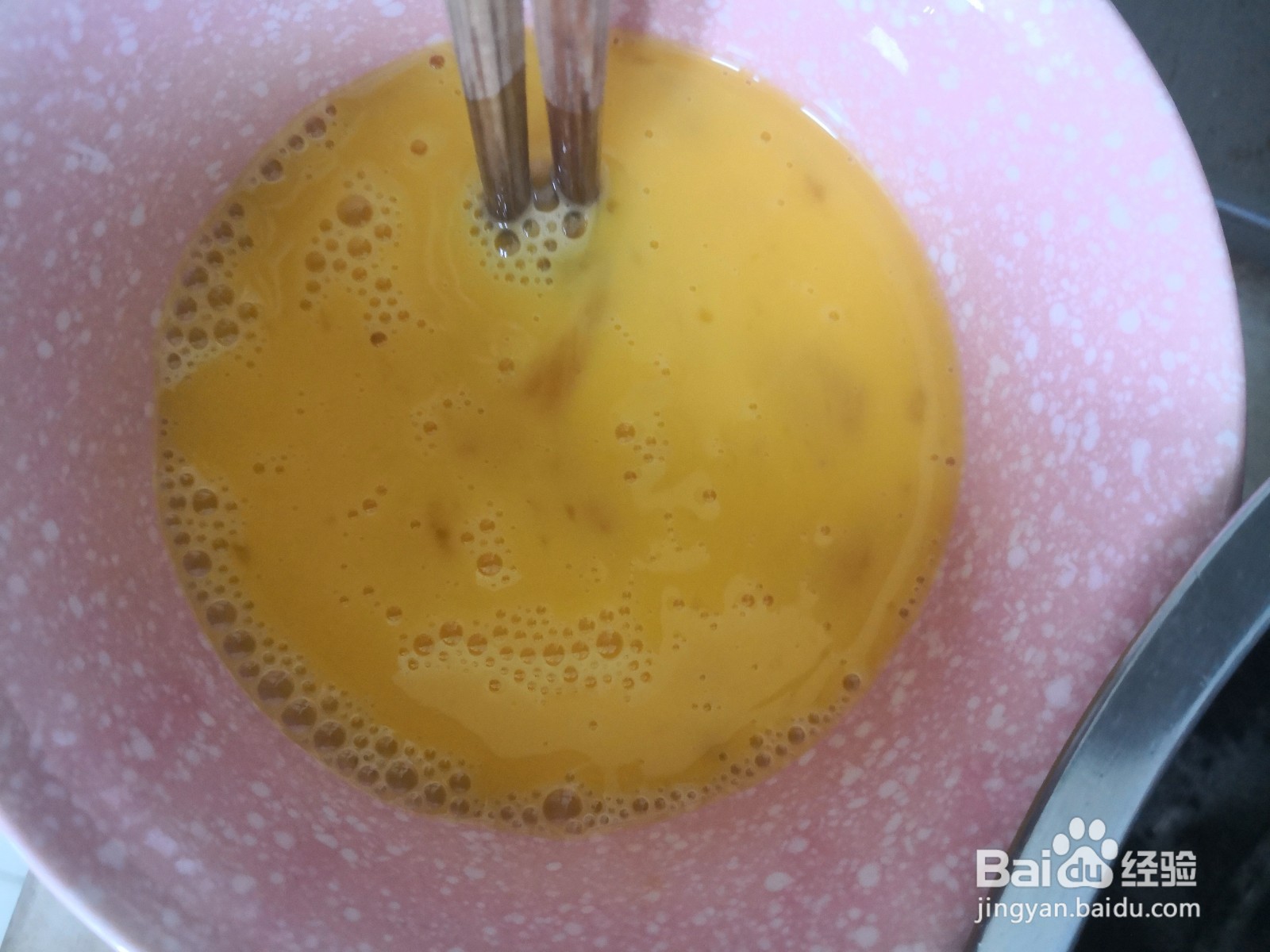 如何制作青椒火腿肠炒鸡蛋