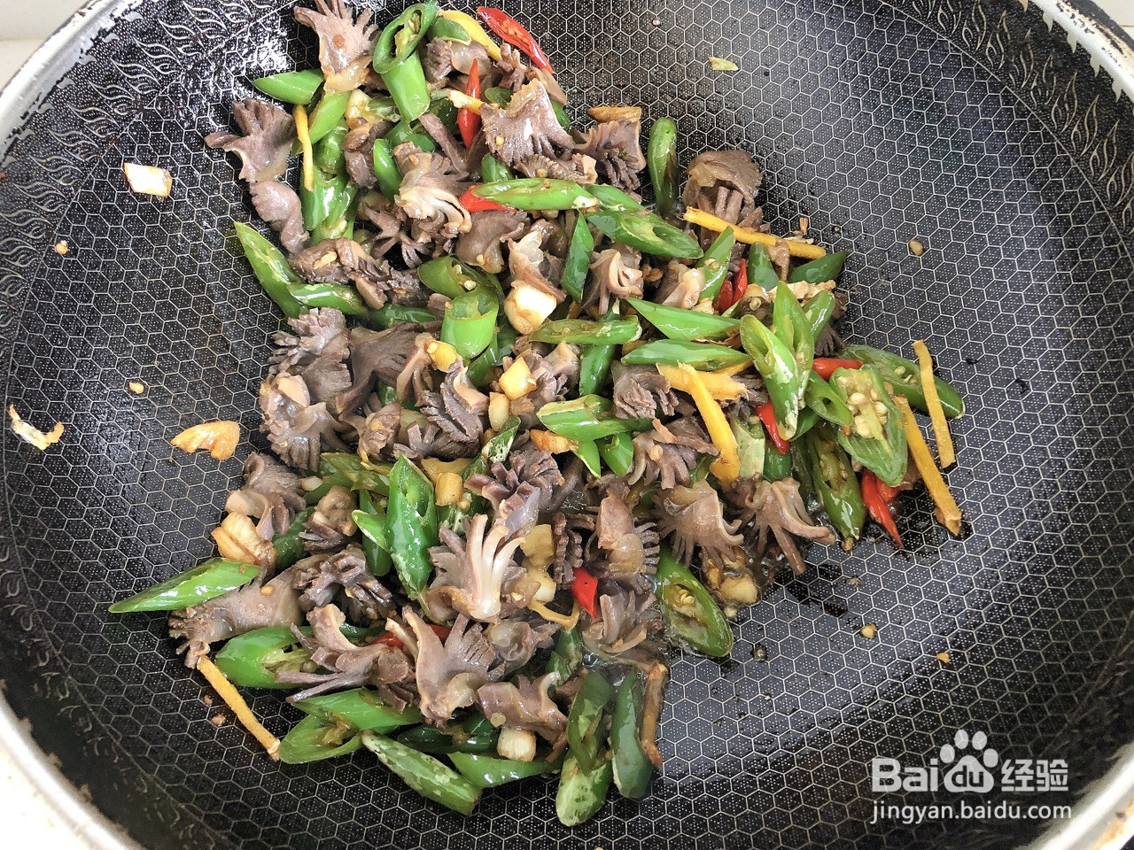 超级脆口的辣爆鸭珍的做法