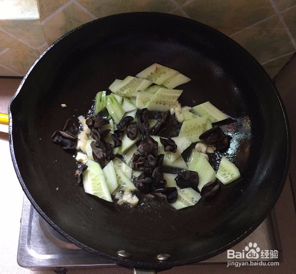 冷冻鸡胸肉怎么炒嫩