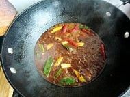 火立方经典鸳鸯鱼头火锅的做法