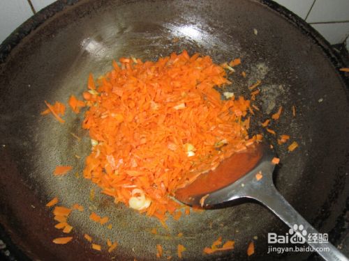 蔬菜炒米饭的做法