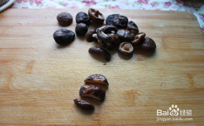 香菇炒肉沫(香菇与肉沫的完美搭配)