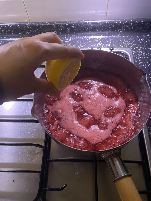 草莓奶酪年轮蛋糕