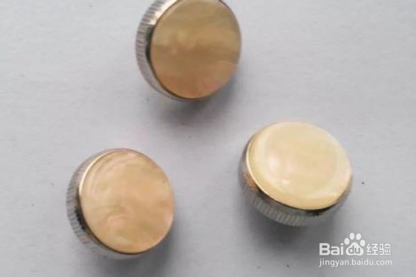 衣服按扣总崩开怎么办