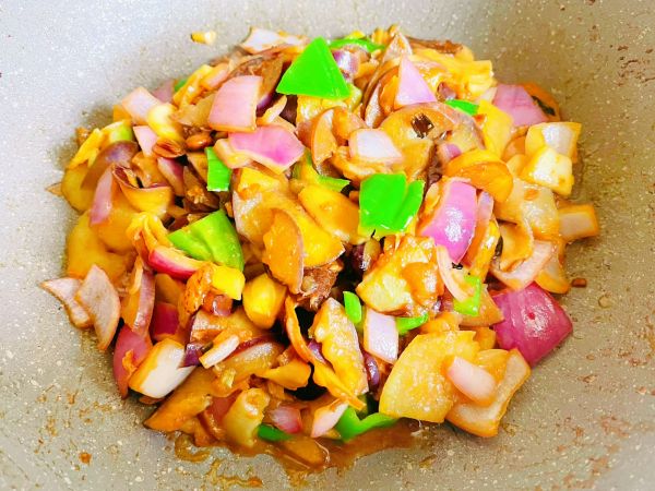 酱香小炒素什锦菜