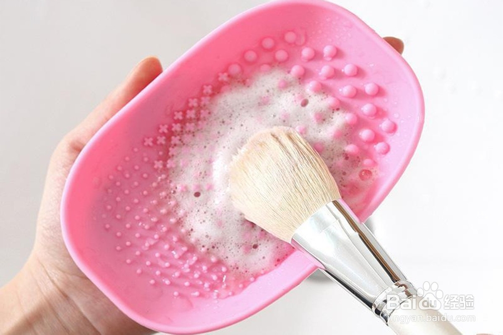 怎样清洗和保养化妆刷?