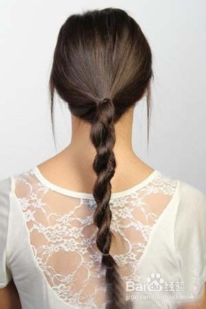 如何打造时尚扭转编发