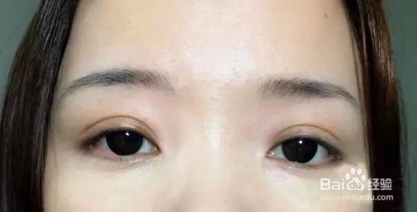 几个简单的化妆步骤,轻松打造高鼻梁