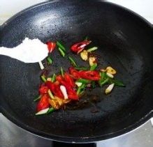 自制餐厅里的火爆菜---宫保虾球