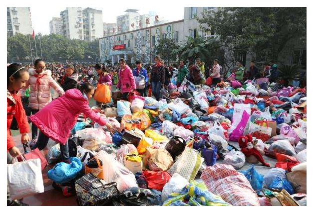 有没有哪家快递做公益活动，我要捐献衣物，急！