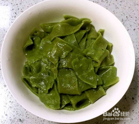 吃面很简单但要吃的好干拌臊子面做起也不简单