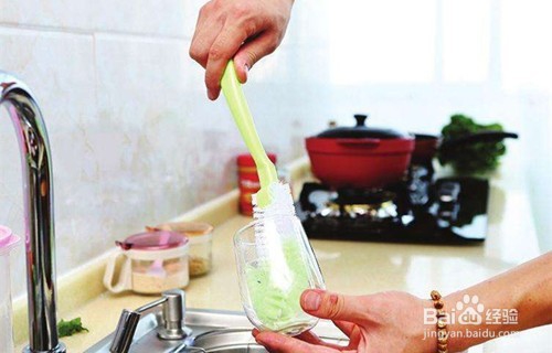 杯子上的茶渍怎么洗掉