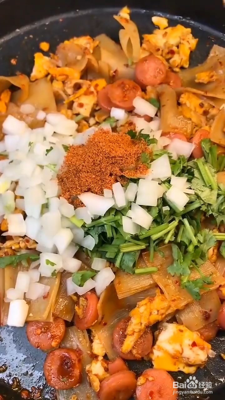 如何制作家庭版火腿烤冷面