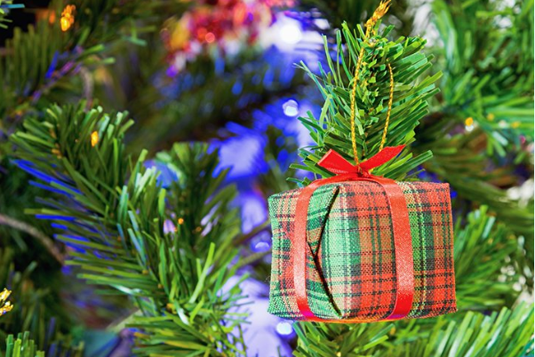 日语圣诞节快乐应该怎么说,是 メリークリスマス 还是 クリスマスの楽しみ ,应该怎么念