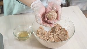 茄汁三鲜狮子头的做法