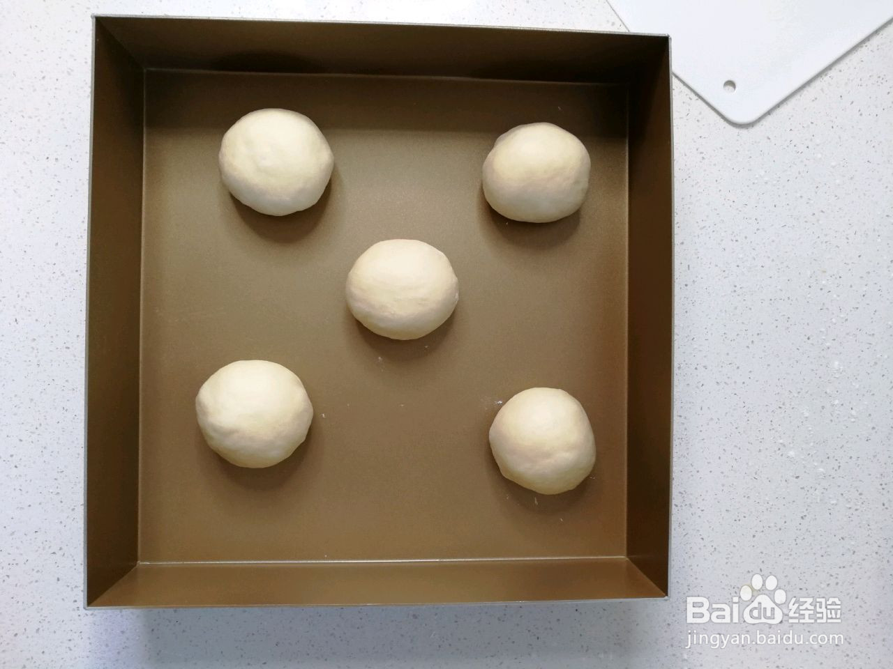 肠仔沙拉面包的做法