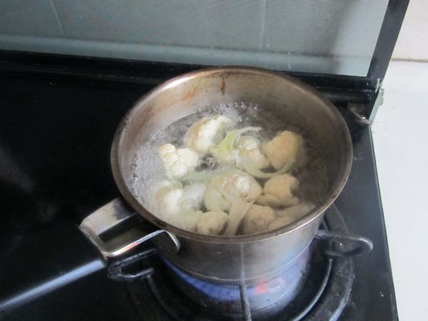 蒜片培根花菜卷