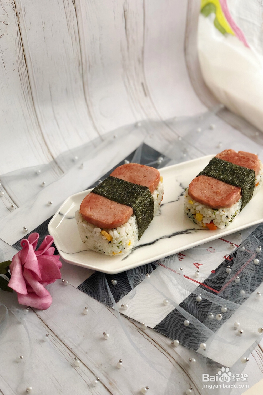 流口水的蔬菜粒饭团