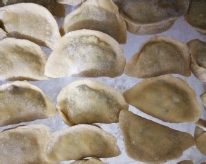 养生食补莴笋鸡蛋三鲜饺子的做法