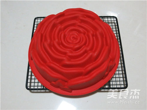 美丽的玫瑰花戚风蛋糕