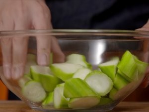 丝瓜荷包蛋的做法