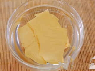 百合腐竹蛋糖水怎么做？
