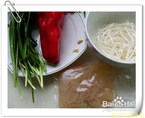 5分钟成就一道韭香豆芽拌海蜇丝