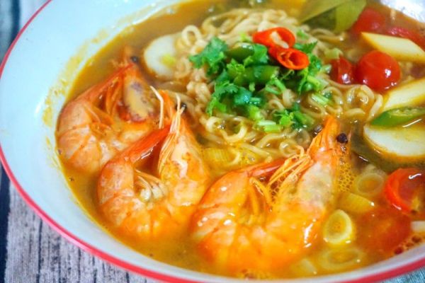 海鲜冬阴功泡面