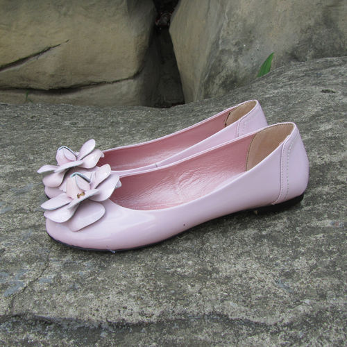 新皮鞋后跟磨脚怎么办