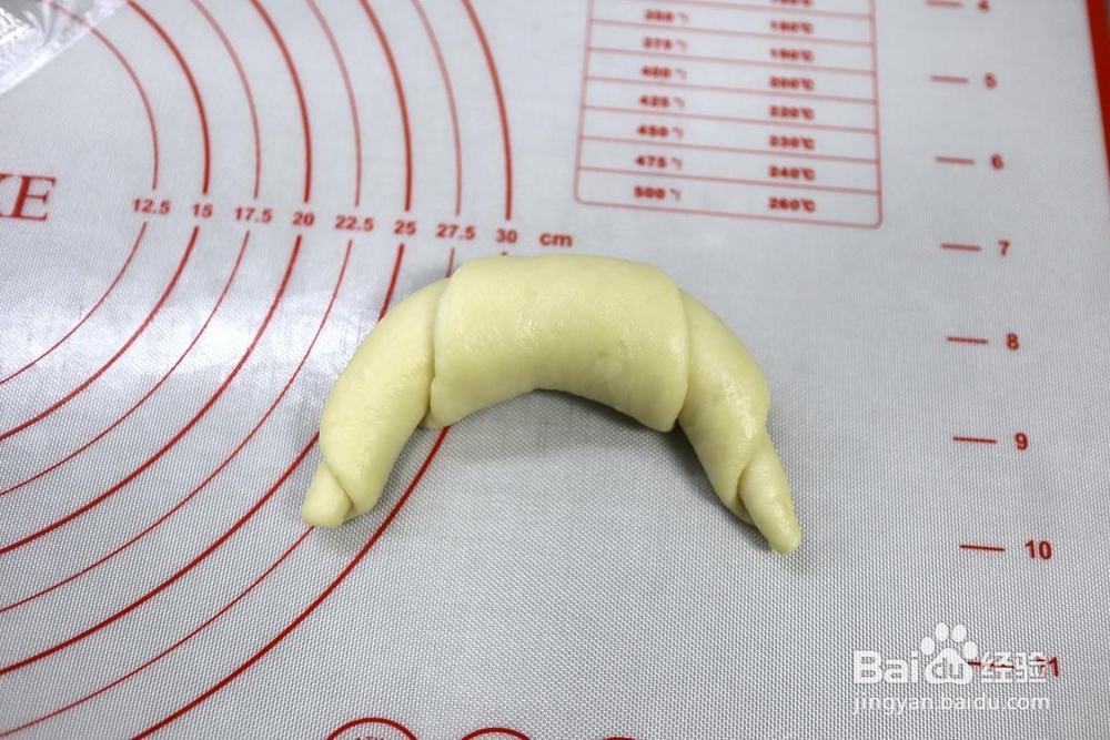 香醇柔软牛角小面包
