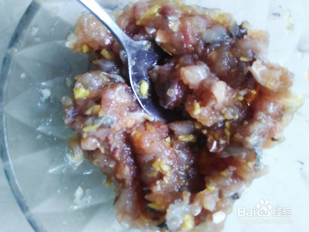 鱼肉镶水豆腐的做法