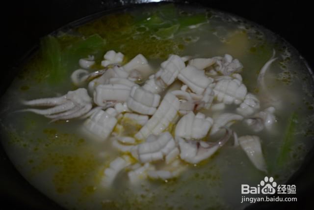 鲜香无比青笋鱿鱼汤