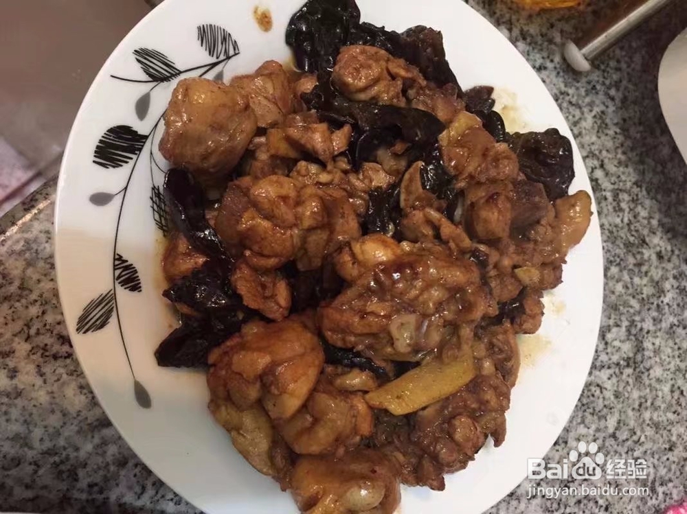 鸡腿烧木耳怎么做