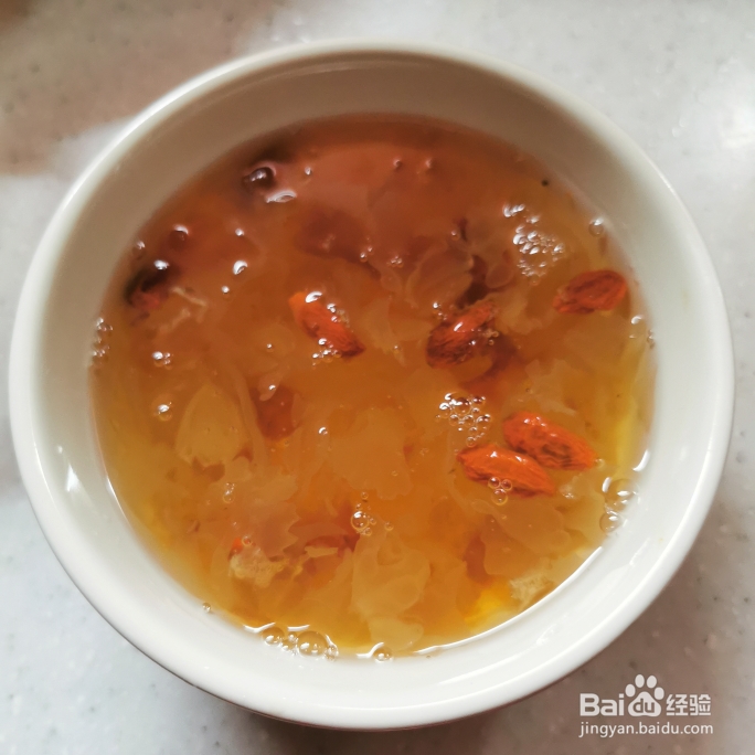 给老公做桃胶皂角米银耳羹