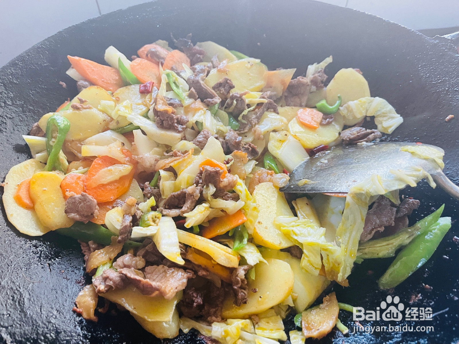 幺领肉炒素菜的做法